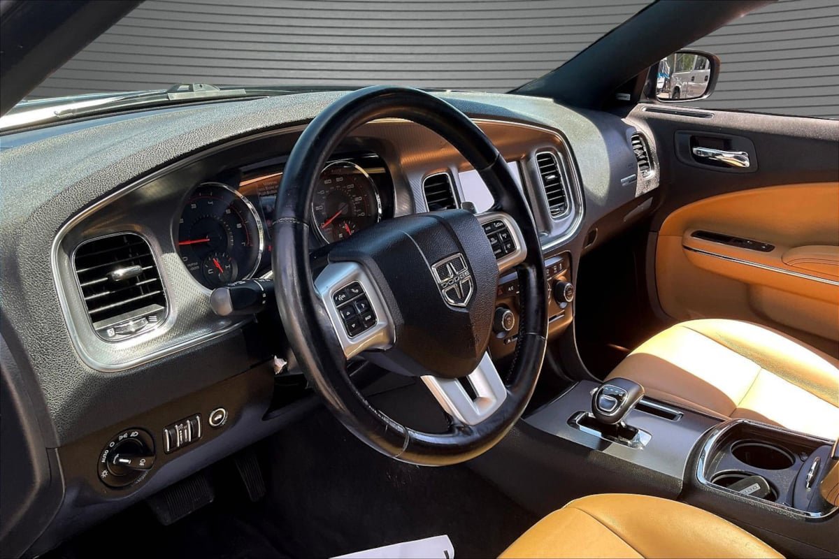 Used 2012 Dodge Charger SXT Plus RWD image 16