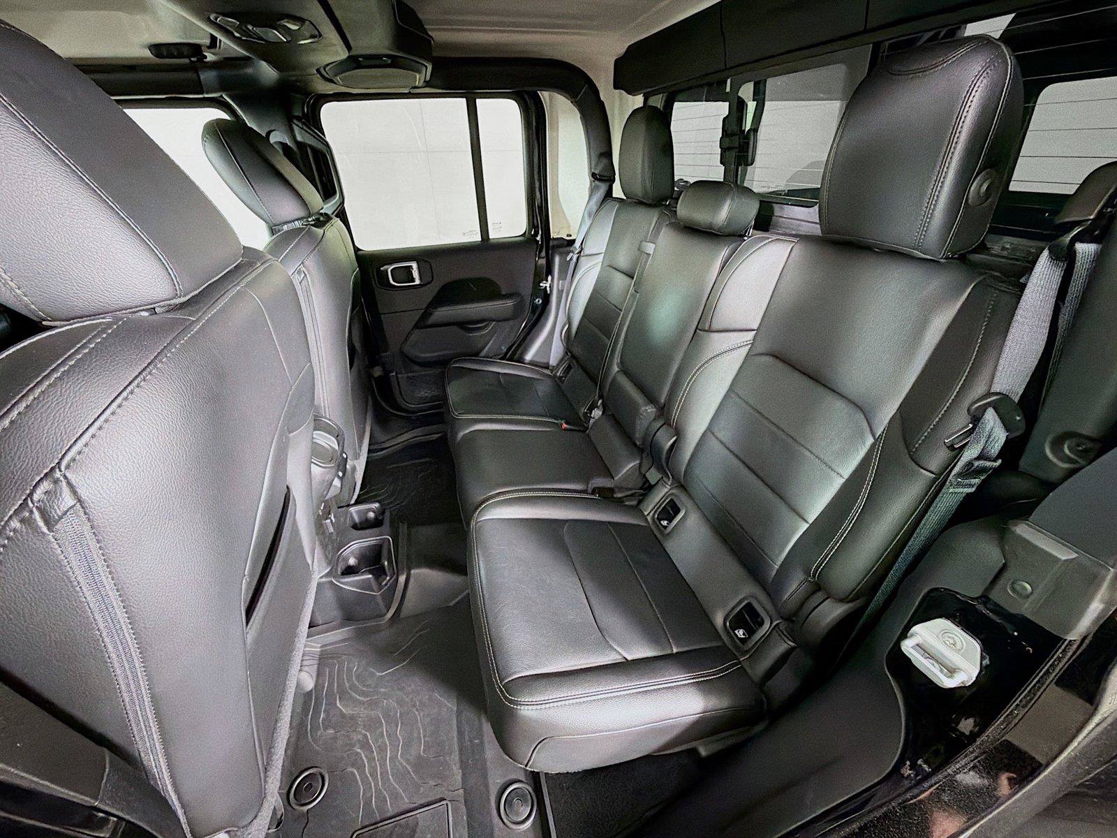 Used 2020 Jeep Gladiator Overland AWD/4WD image 24