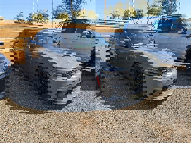 Used 2017 Dodge Charger R/T image 3