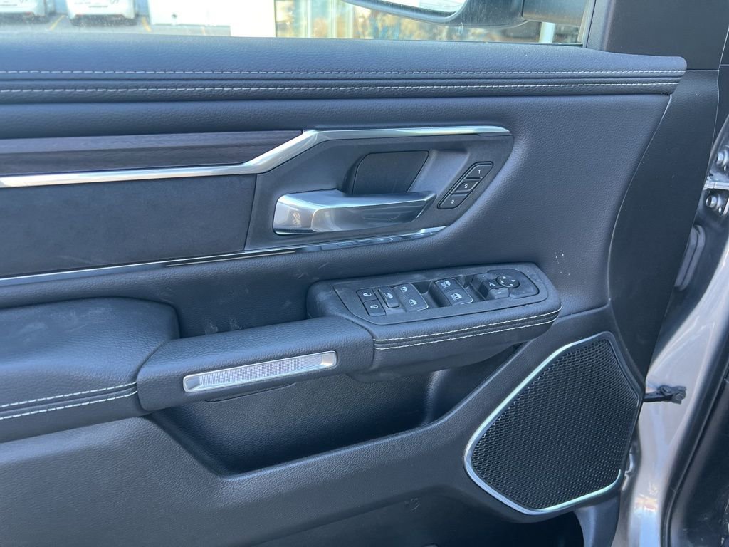 Used 2025 RAM 1500 Laramie w/ Sport Appearance Package AWD/4WD image 7