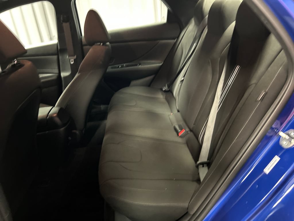 Used 2025 Hyundai Elantra Sport FWD image 21