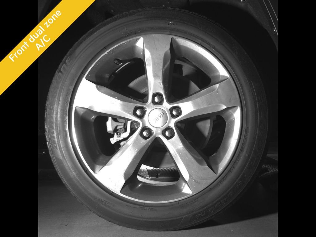 Used 2021 Jeep Grand Cherokee L Limited AWD/4WD image 13