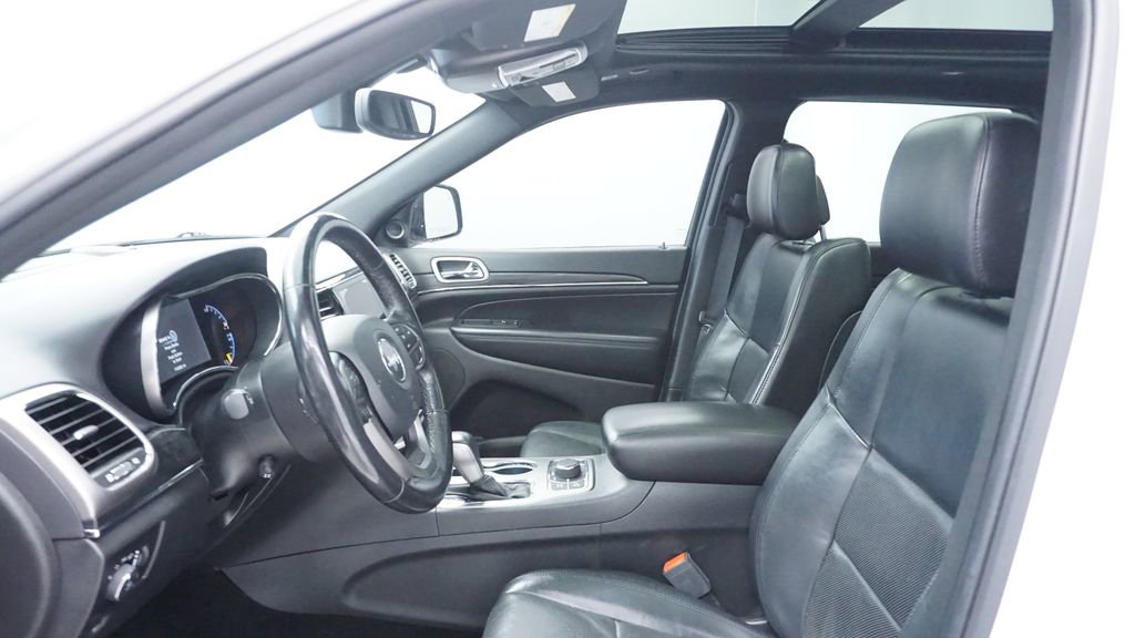 Certified 2019 Jeep Grand Cherokee Limited w/ Luxury Group II image 34