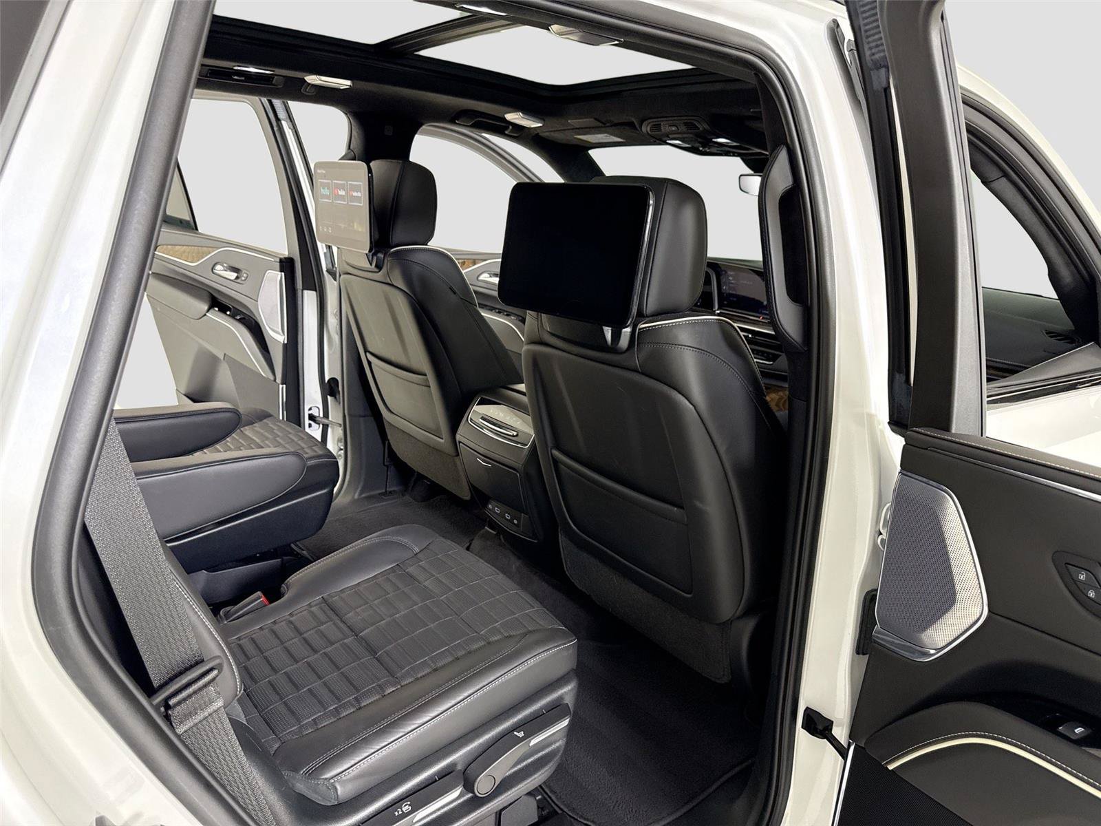 Used 2023 Cadillac Escalade Sport Platinum AWD/4WD image 27