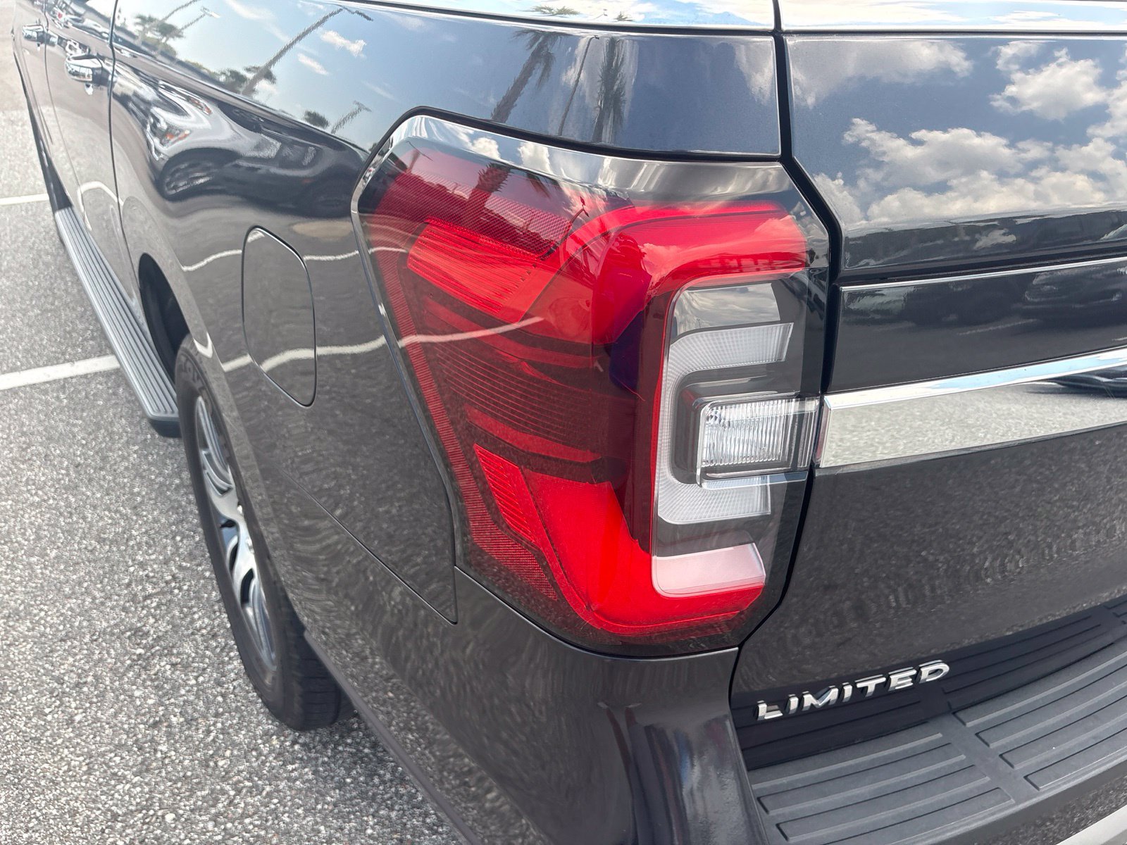 Used 2024 Ford Expedition Max Limited RWD image 11