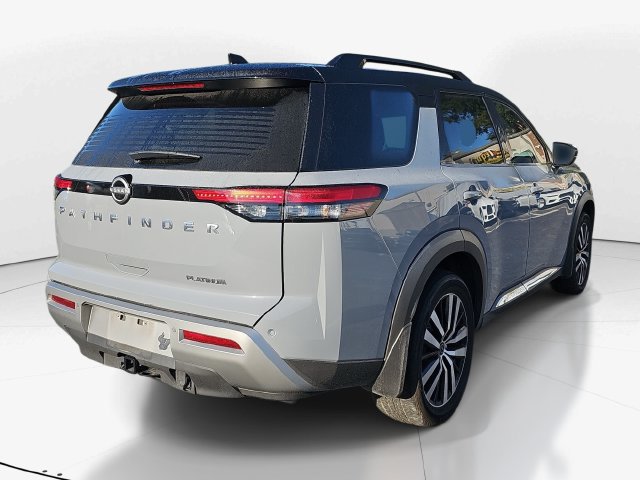 Used 2024 Nissan Pathfinder Platinum FWD image 4