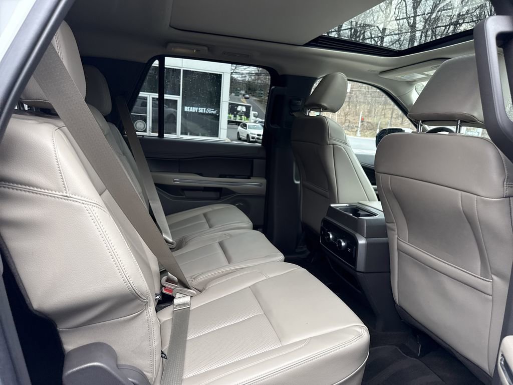 Used 2021 Ford Expedition XLT image 31
