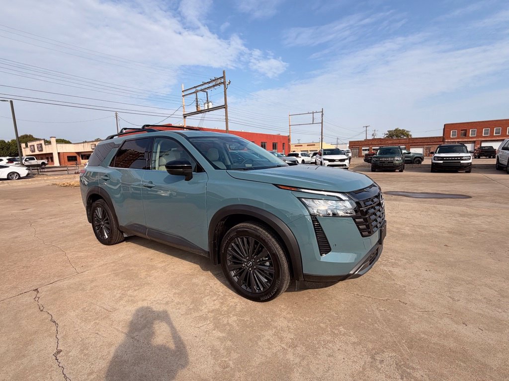 Certified 2026 Nissan Pathfinder SL w/ SL Premium Package FWD image 11
