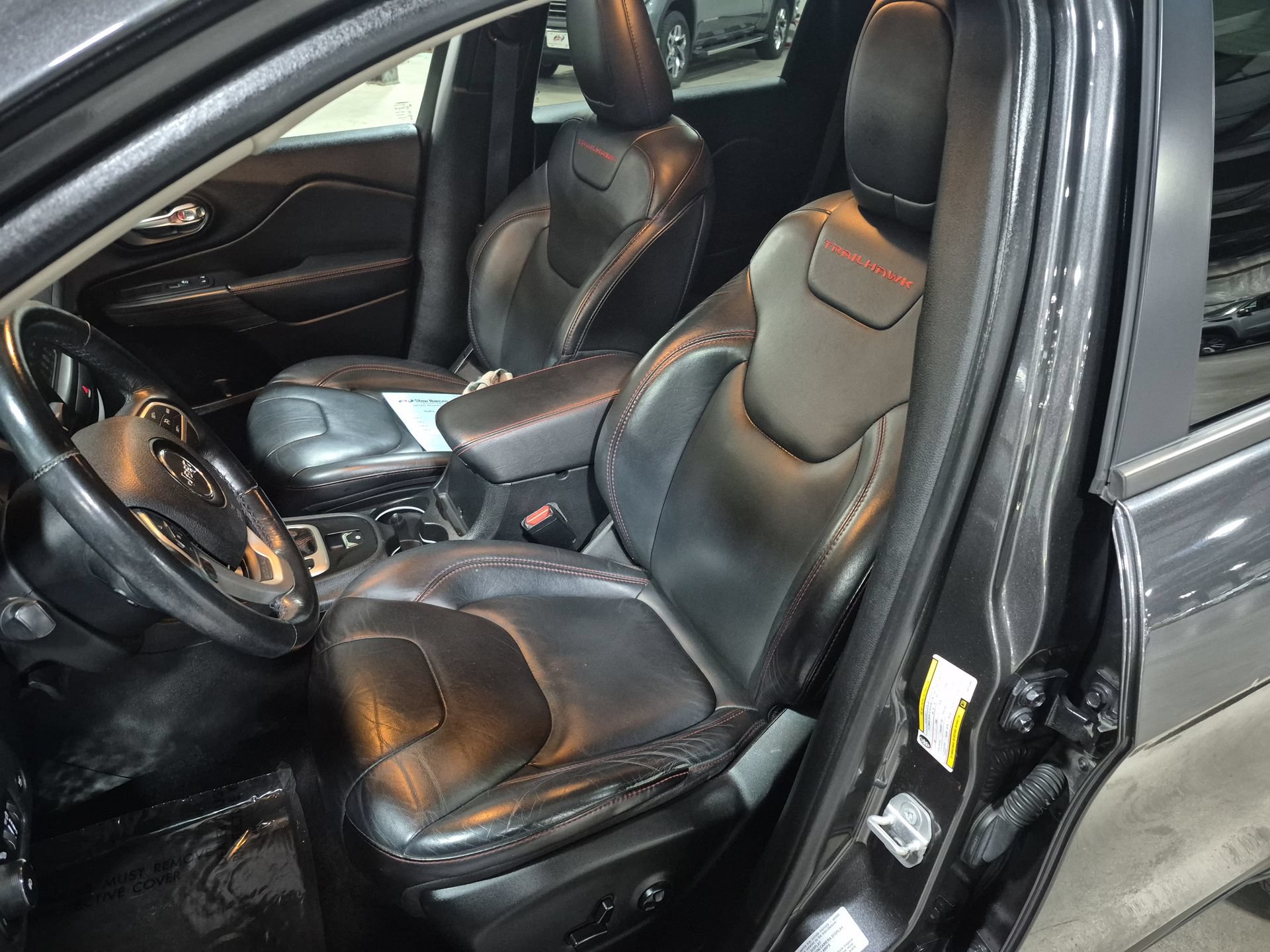 Used 2016 Jeep Cherokee Trailhawk w/ Comfort/Convenience Group AWD/4WD image 20