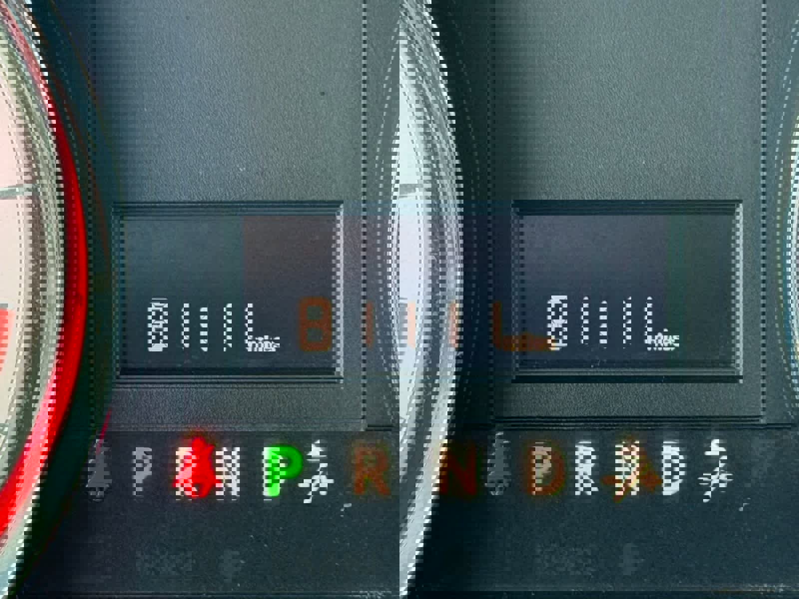 Used 2018 Dodge Grand Caravan SE w/ UConnect Hands-Free Group image 30