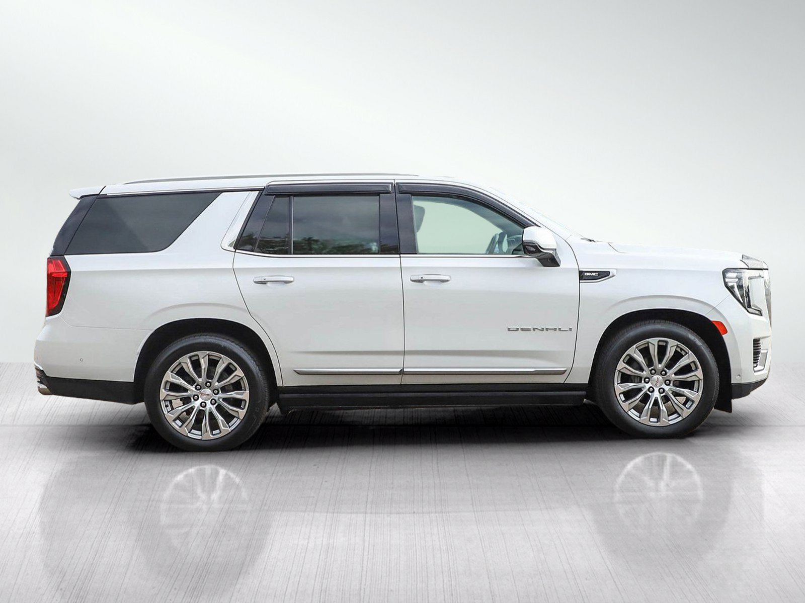 Used 2023 GMC Yukon Denali w/ Denali Reserve Package AWD/4WD image 6