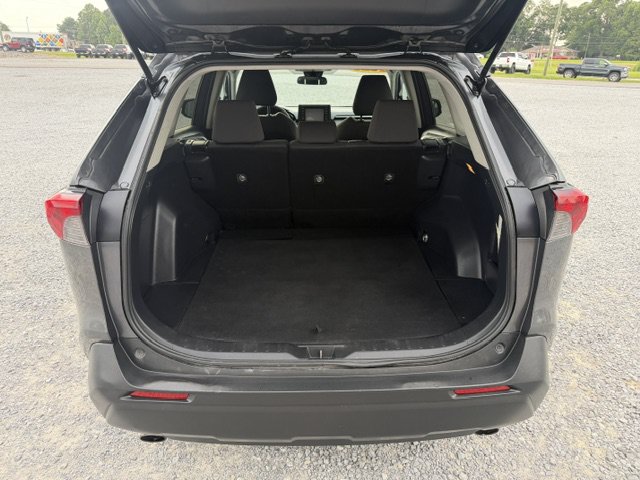 Used 2020 Toyota RAV4 XLE FWD image 11