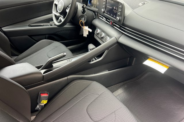 New 2026 Hyundai Elantra SE FWD image 14