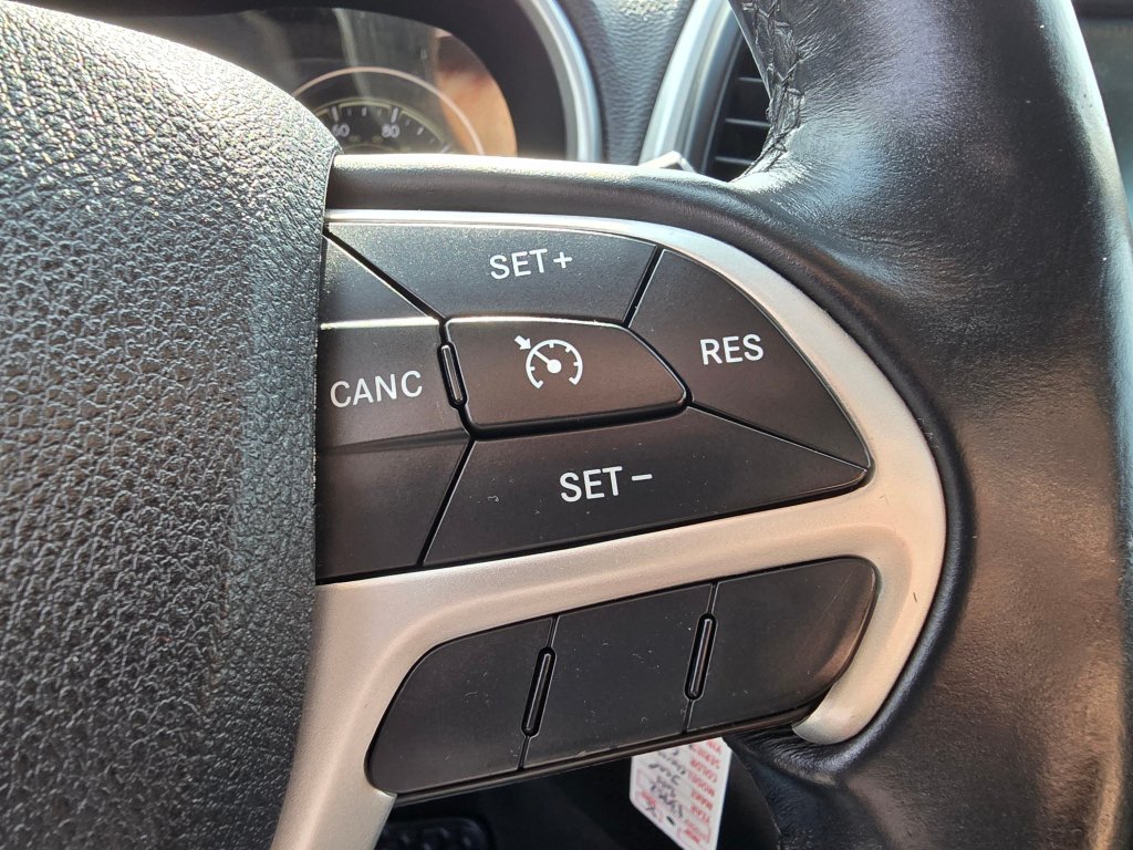 Used 2014 Jeep Cherokee Trailhawk AWD/4WD image 6