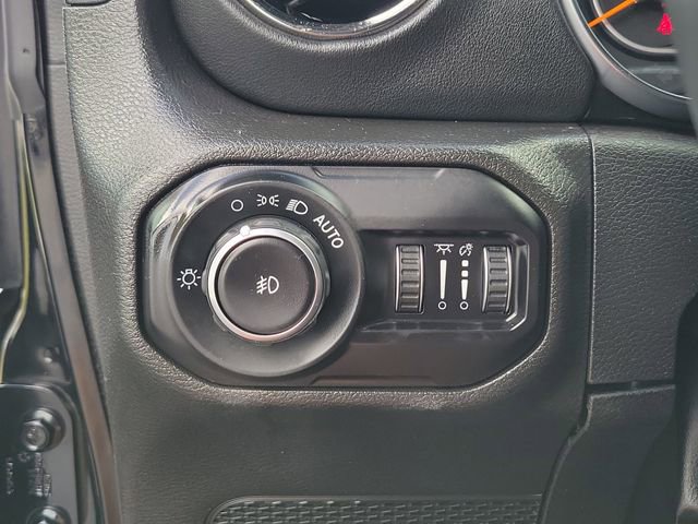 Used 2022 Jeep Wrangler Unlimited Sahara image 22