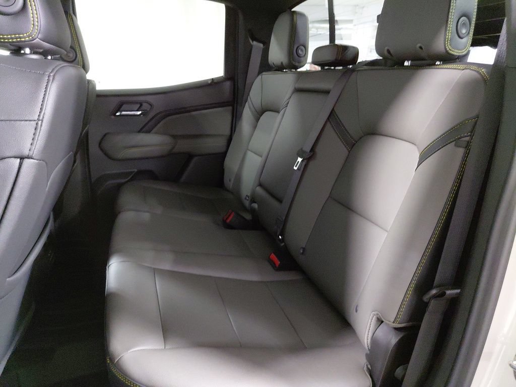 New 2026 Chevrolet Colorado ZR2 AWD/4WD image 18