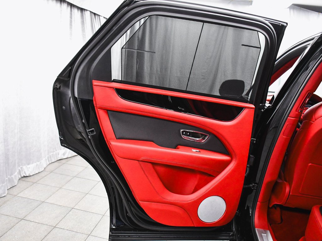 Used 2023 Bentley Bentayga AWD/4WD image 13