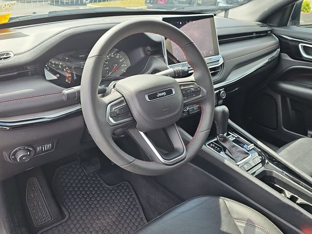 Used 2025 Jeep Compass Trailhawk AWD/4WD image 15