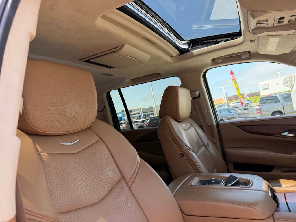 Used 2016 Cadillac Escalade ESV Platinum AWD/4WD image 21