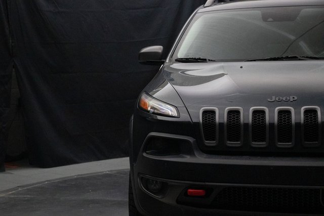 Used 2016 Jeep Cherokee Trailhawk w/ Comfort/Convenience Group image 5