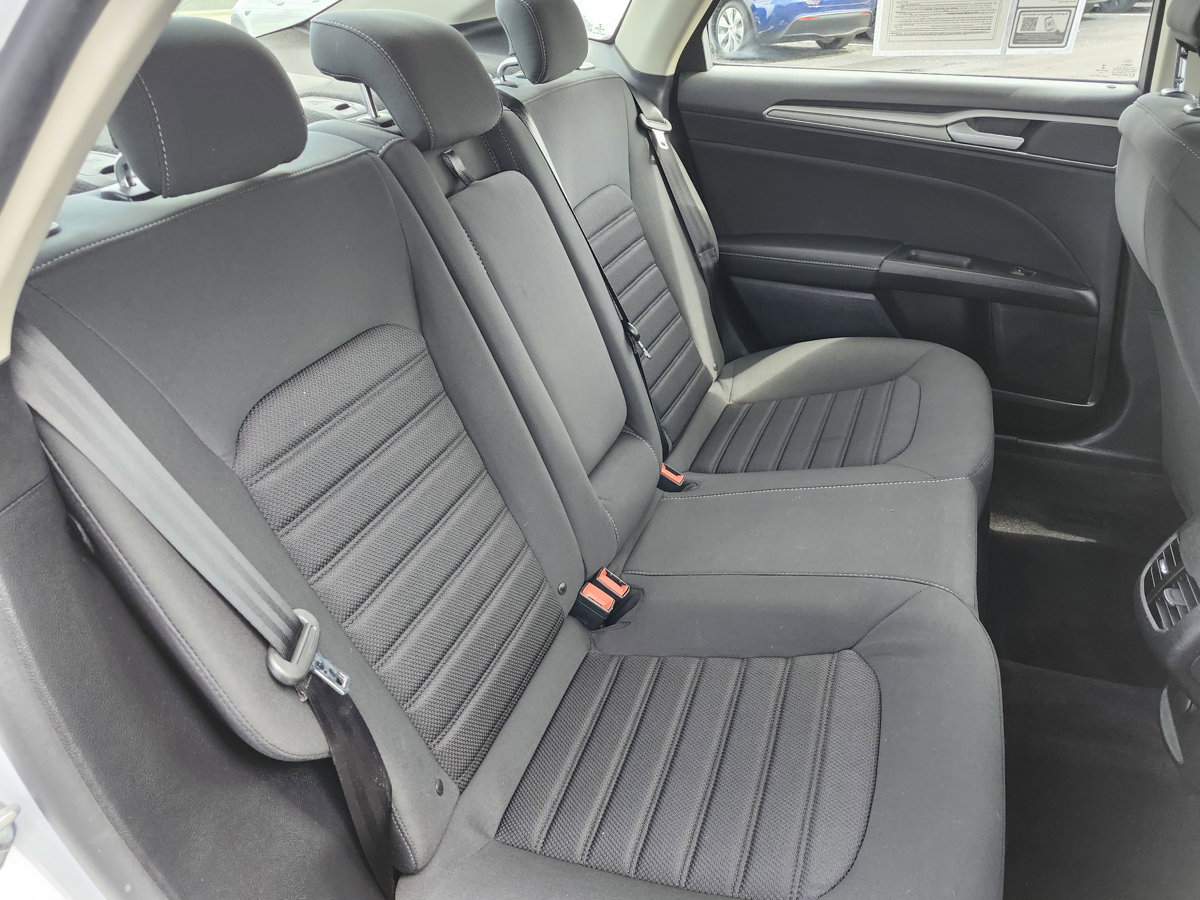 Used 2020 Ford Fusion SE FWD image 20