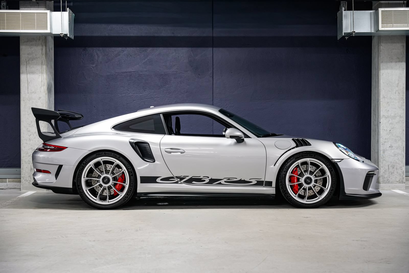 Used 2019 Porsche 911 GT3 RS RWD image 2