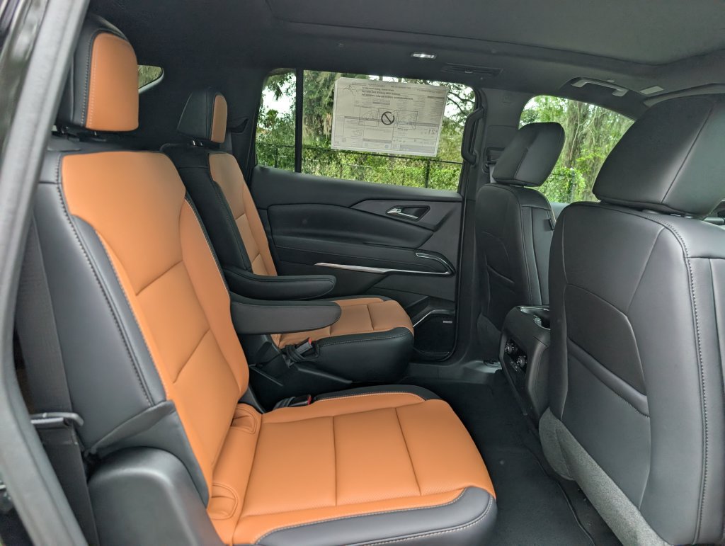 New 2027 Chevrolet Traverse Z71 w/ Enhanced Driving Package AWD/4WD image 18