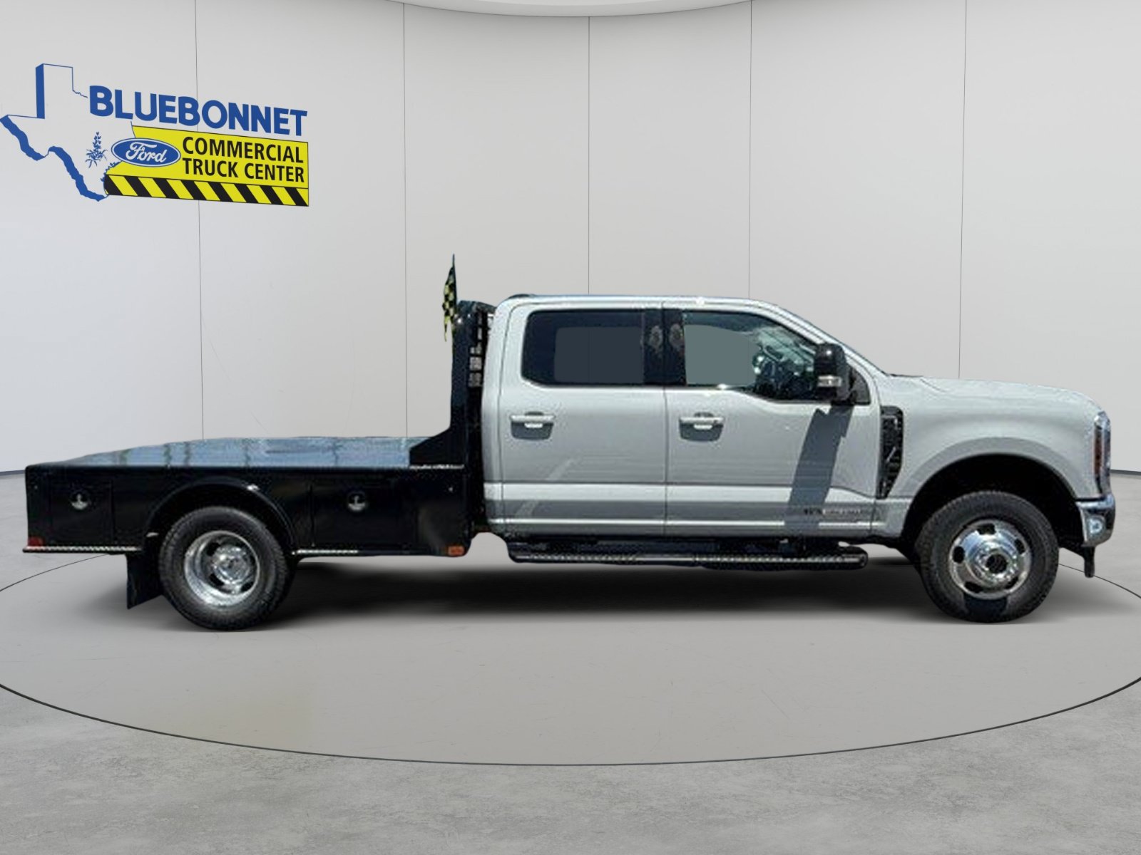 New 2026 Ford F350 Lariat AWD/4WD image 2