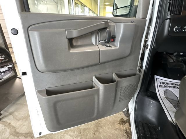 Certified 2022 GMC Savana 2500 Extended w/ Driver Convenience Package RWD image 25