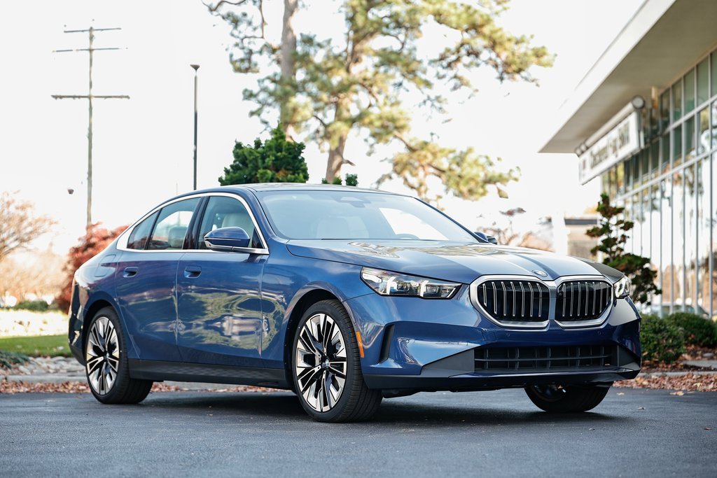 New 2026 BMW 530i w/ Premium Package