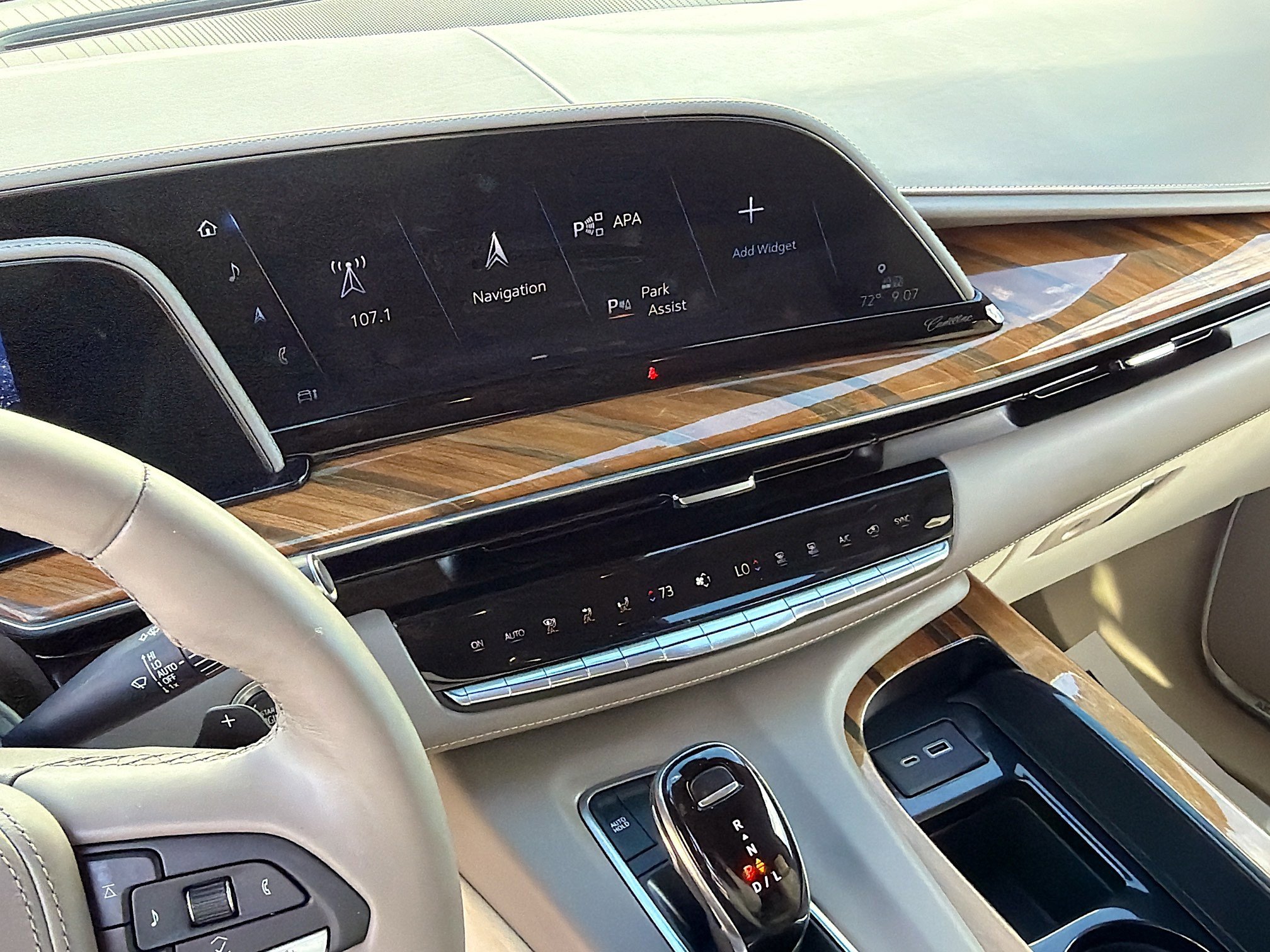 Used 2022 Cadillac Escalade Sport Platinum w/ Heavy-Duty Trailer Package AWD/4WD image 30