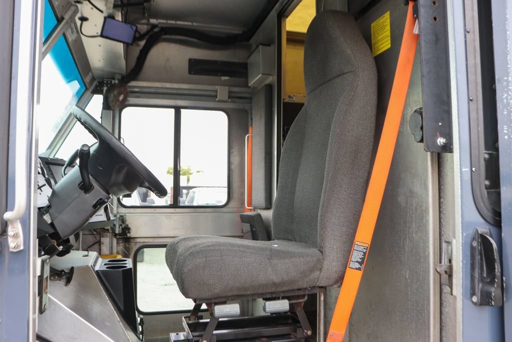 Used 2019 Ford E-450 and Econoline 450 Super Duty RWD image 19
