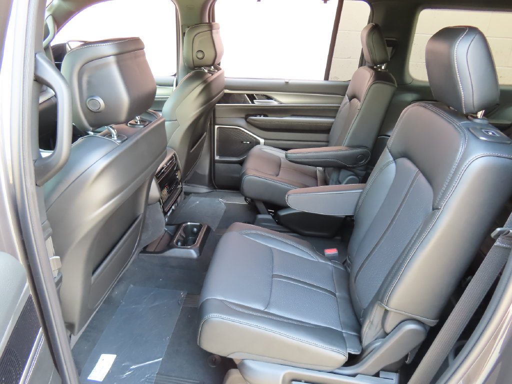 New 2026 Jeep Grand Wagoneer L Limited w/ Convenience Group I AWD/4WD image 26