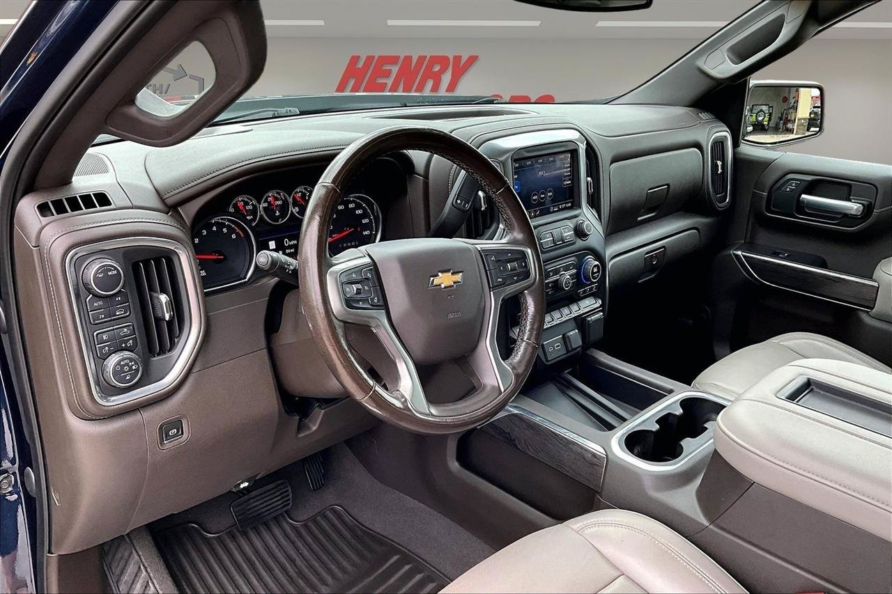 Used 2020 Chevrolet Silverado 1500 LTZ w/ LTZ Premium Package AWD/4WD image 19