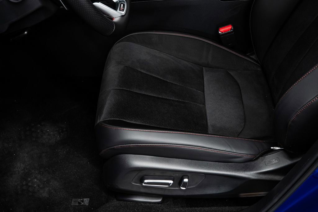 Certified 2025 Acura ADX A-Spec image 36