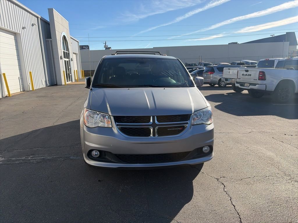 Used 2020 Dodge Grand Caravan SXT image 2