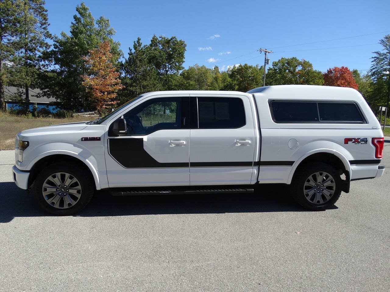 Used 2017 Ford F150 4x4 SuperCrew XLT w/ FX4 Pkg w/ Equipment Group 302A Luxury image 6