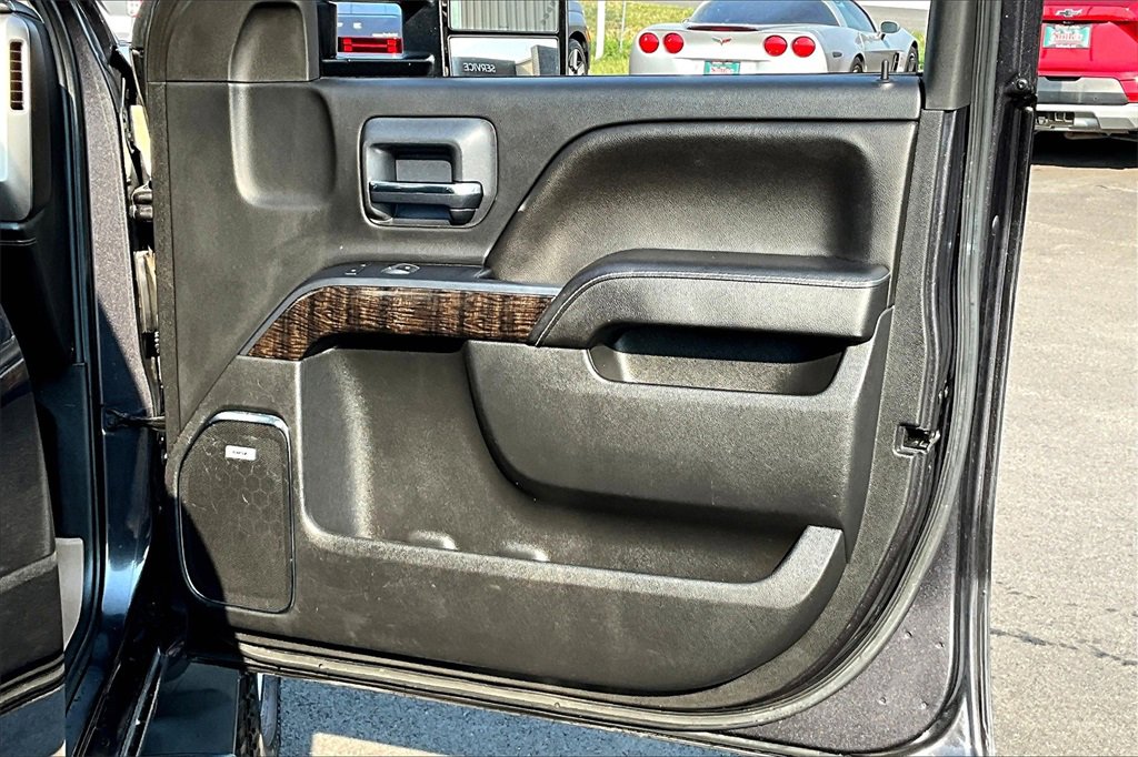 Used 2015 GMC Sierra 3500 Denali w/ Duramax Plus Package image 25