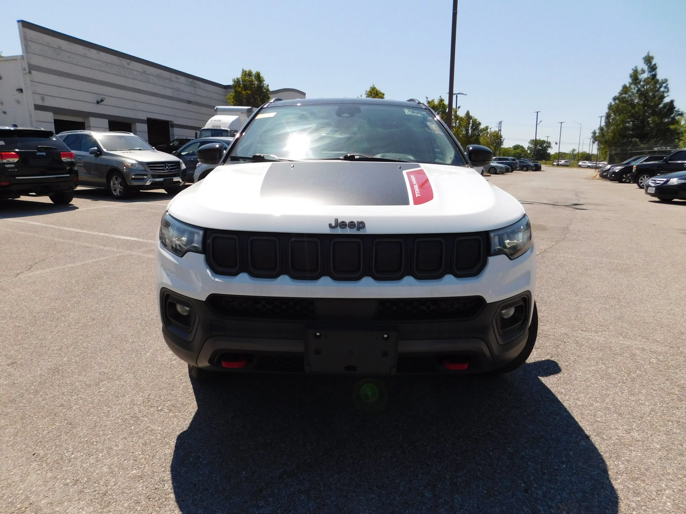 Used 2022 Jeep Compass Trailhawk AWD/4WD image 3