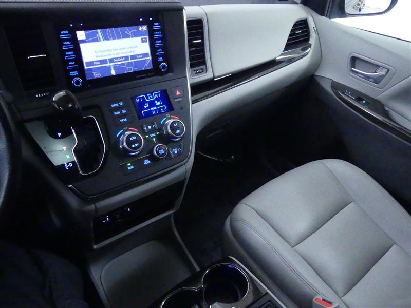 Used 2019 Toyota Sienna XLE w/ XLE Navigation Package image 14