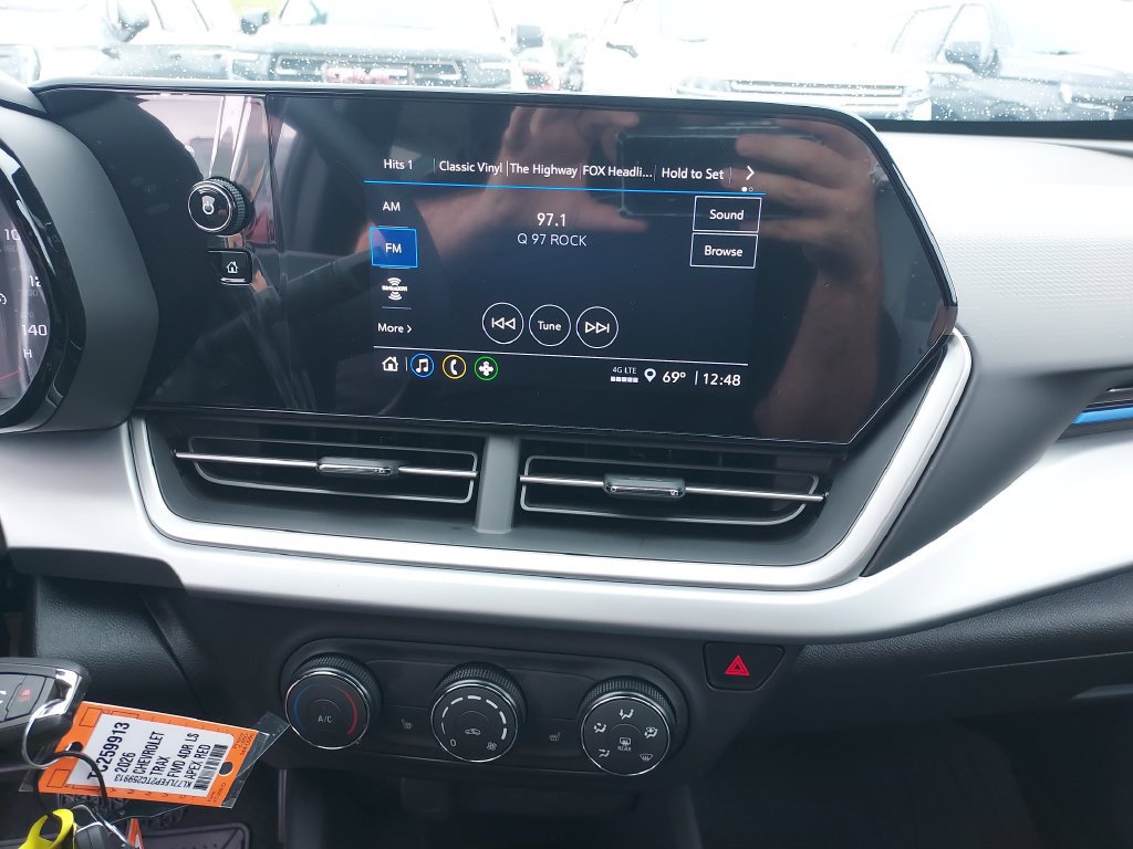 New 2026 Chevrolet Trax LS w/ LS Convenience Package FWD image 21