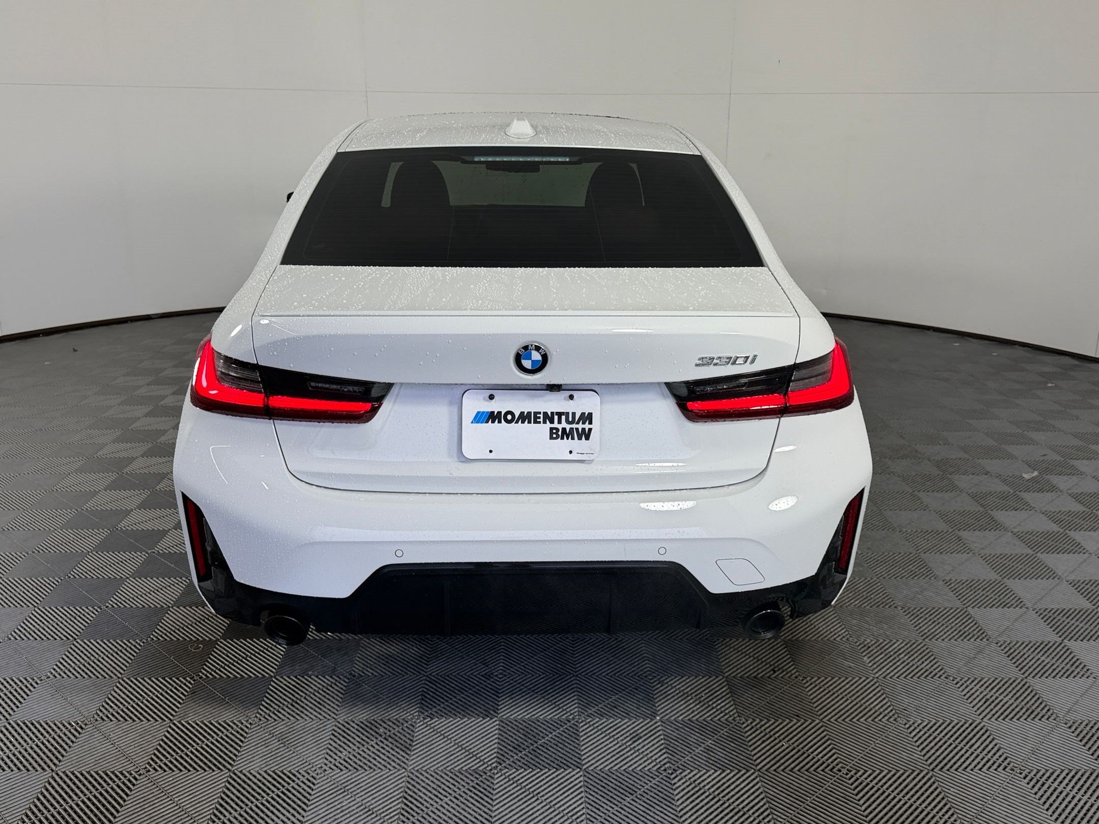 Used 2023 BMW 330i Sedan w/ M Sport Package RWD image 10