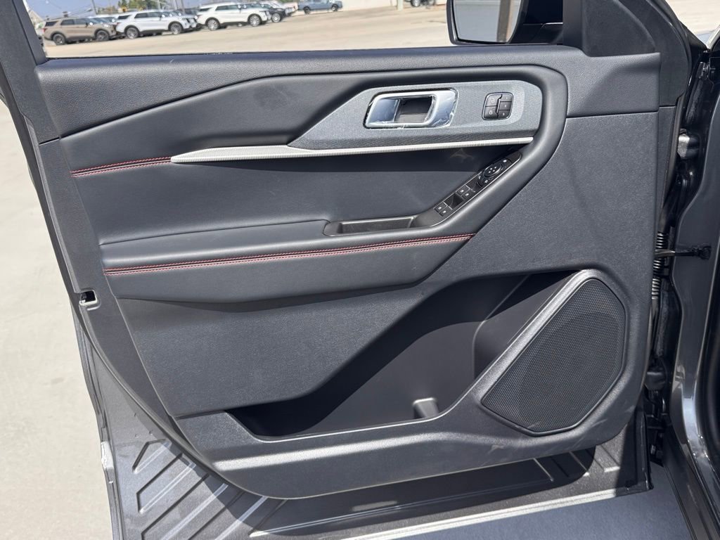 New 2026 Ford Explorer ST-Line w/ ST-Line Street Pack image 15