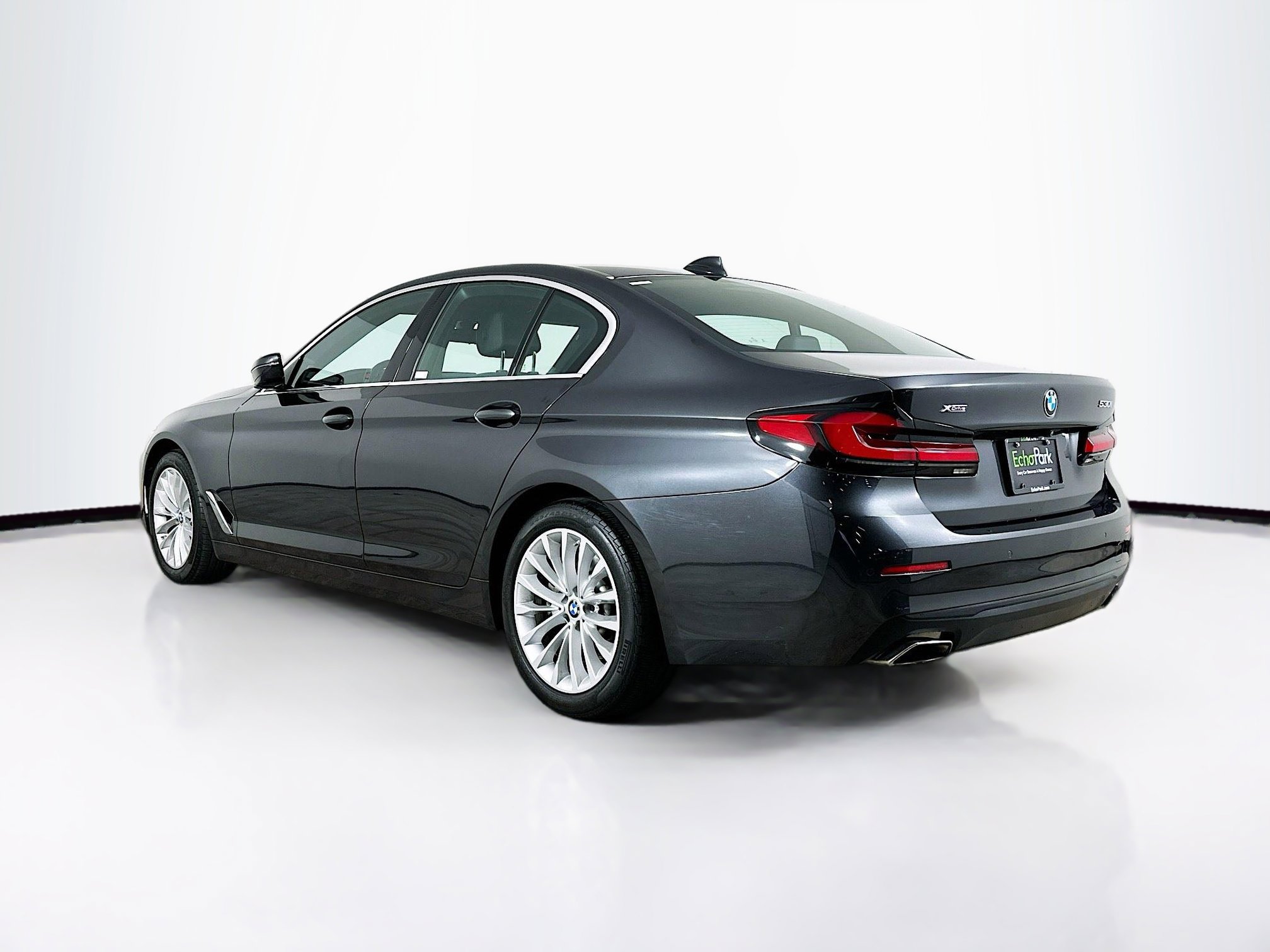 Used 2023 BMW 530i xDrive w/ Premium Package image 5