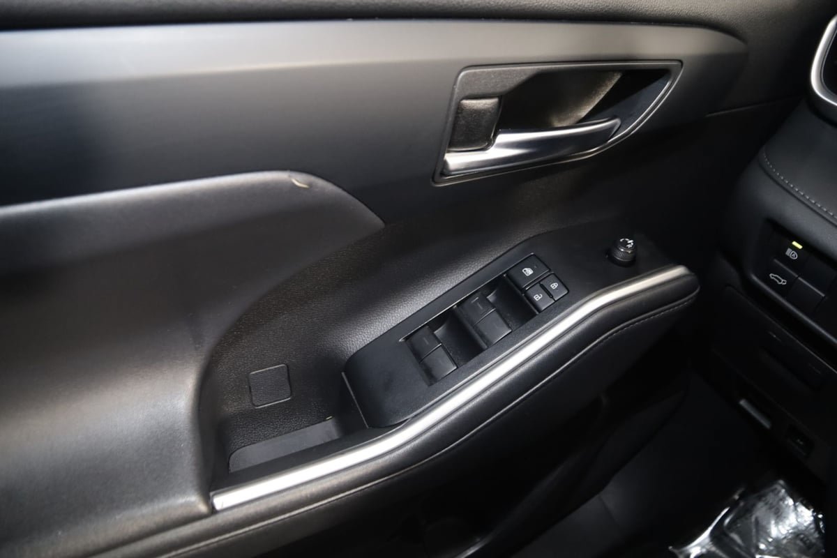 Used 2022 Toyota Highlander XLE FWD image 30