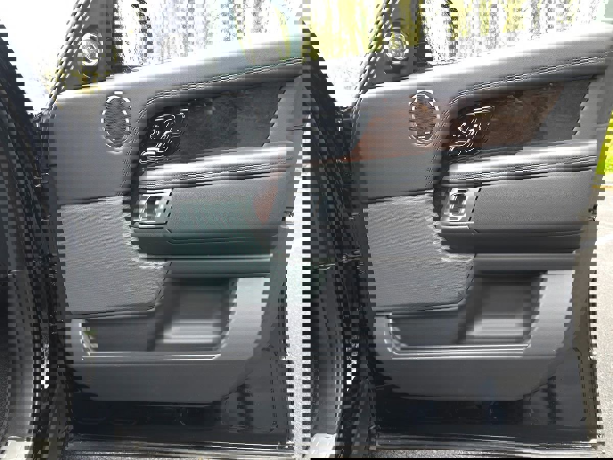 Used 2020 Land Rover Range Rover image 24