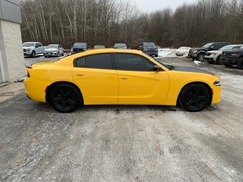 Used 2017 Dodge Charger SE w/ Power Sunroof Group image 2