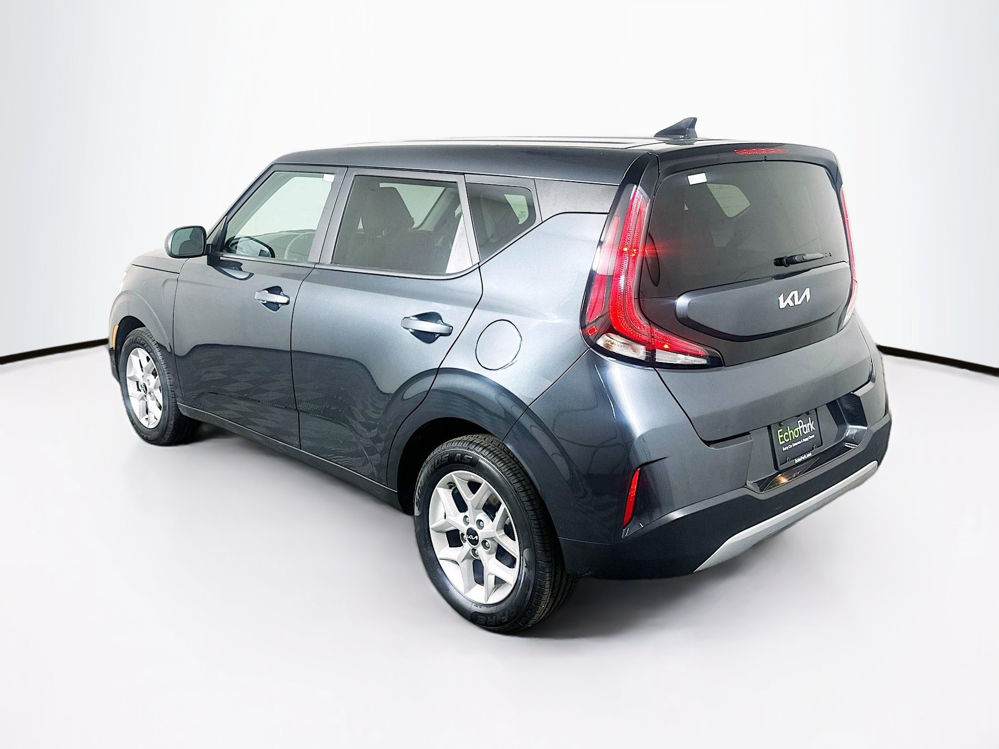 Used 2025 Kia Soul LX w/ LX Technology Package FWD image 5