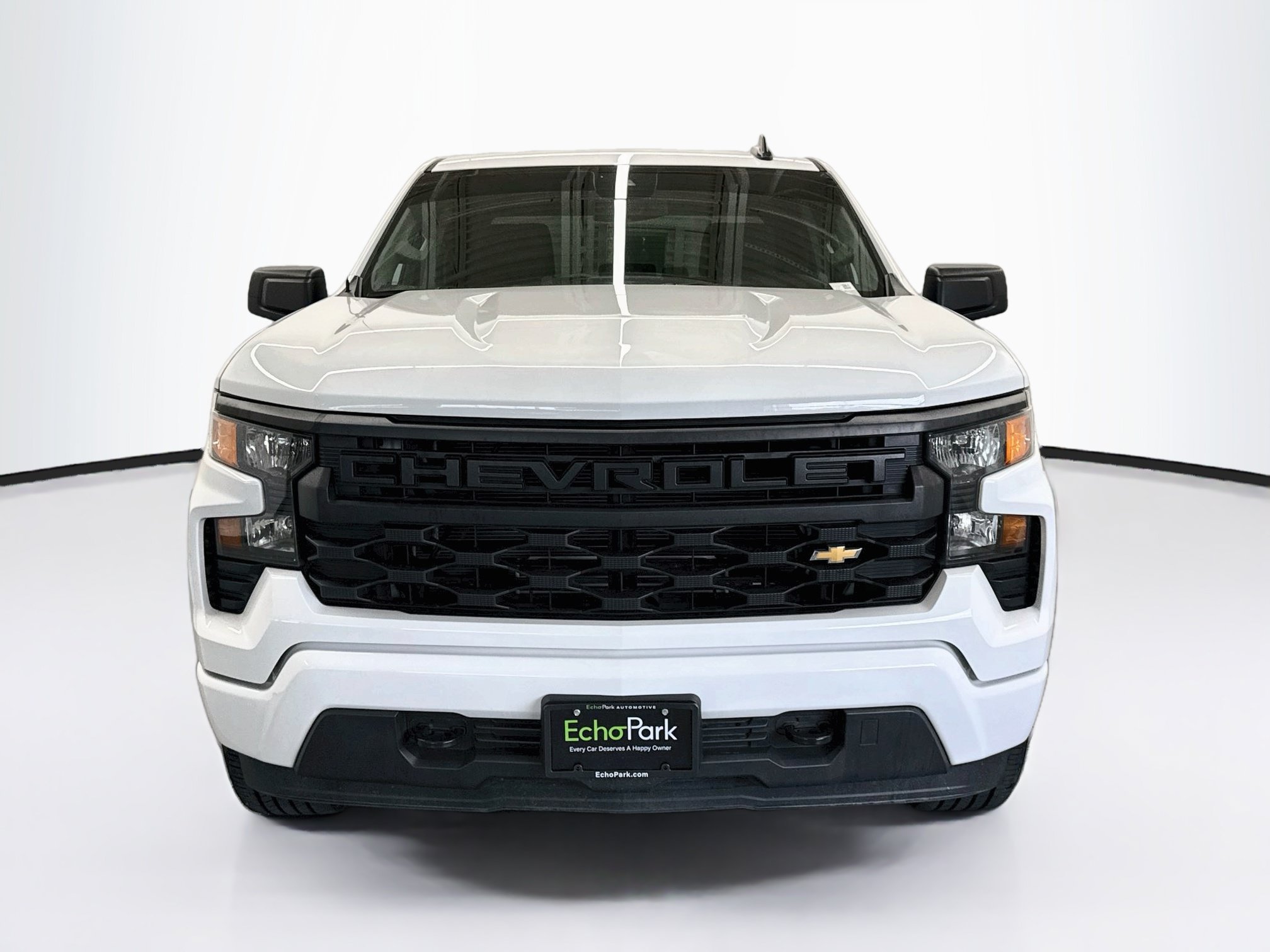 Used 2023 Chevrolet Silverado 1500 Custom AWD/4WD image 2