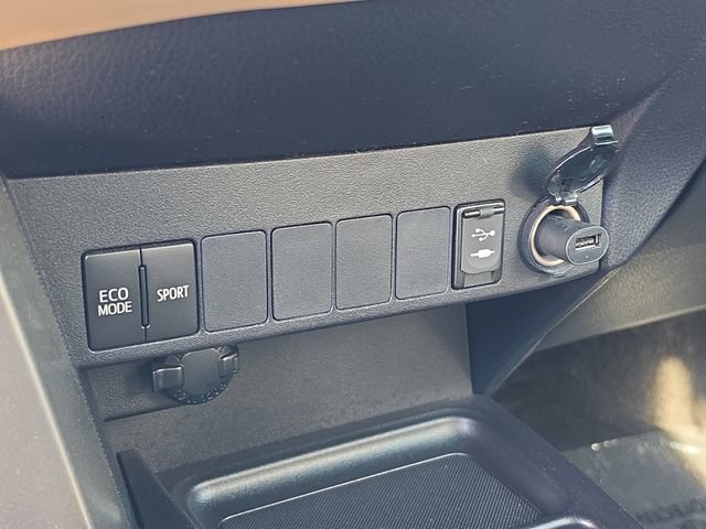 Used 2015 Toyota RAV4 XLE AWD/4WD image 26